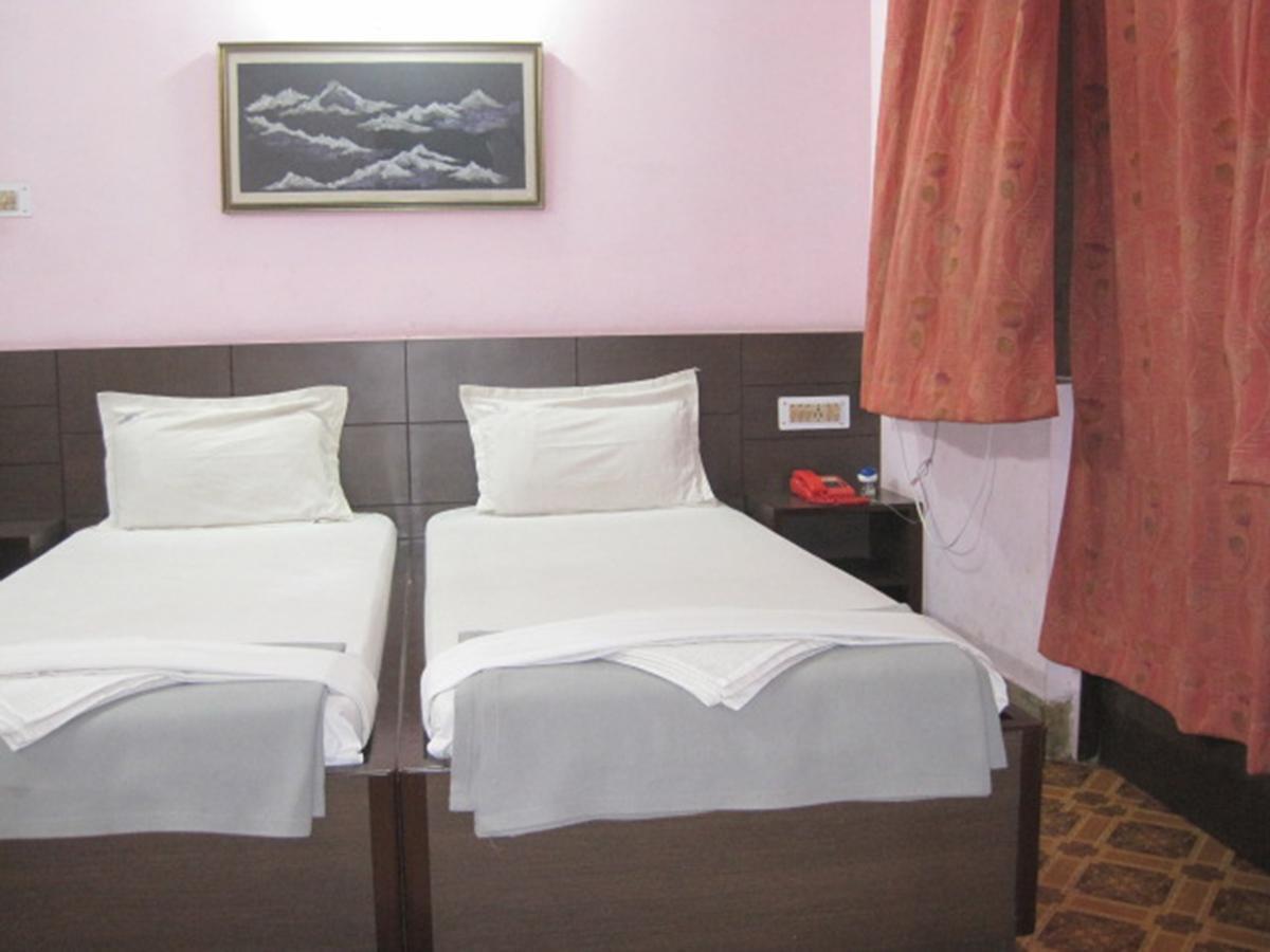 Hotel Arya Palace 푸리 외부 사진